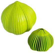Load image into Gallery viewer, The Garlic Chop and Garlic Peel, happiest couple in the world